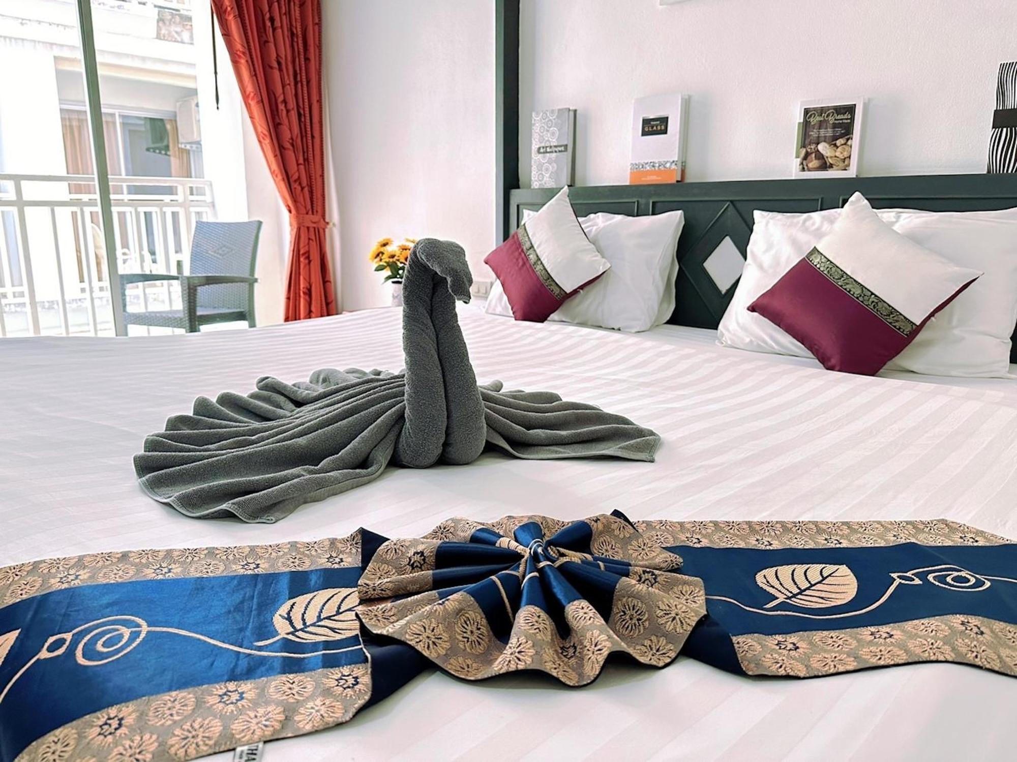 Hotel Baya Phuket Patong Room photo
