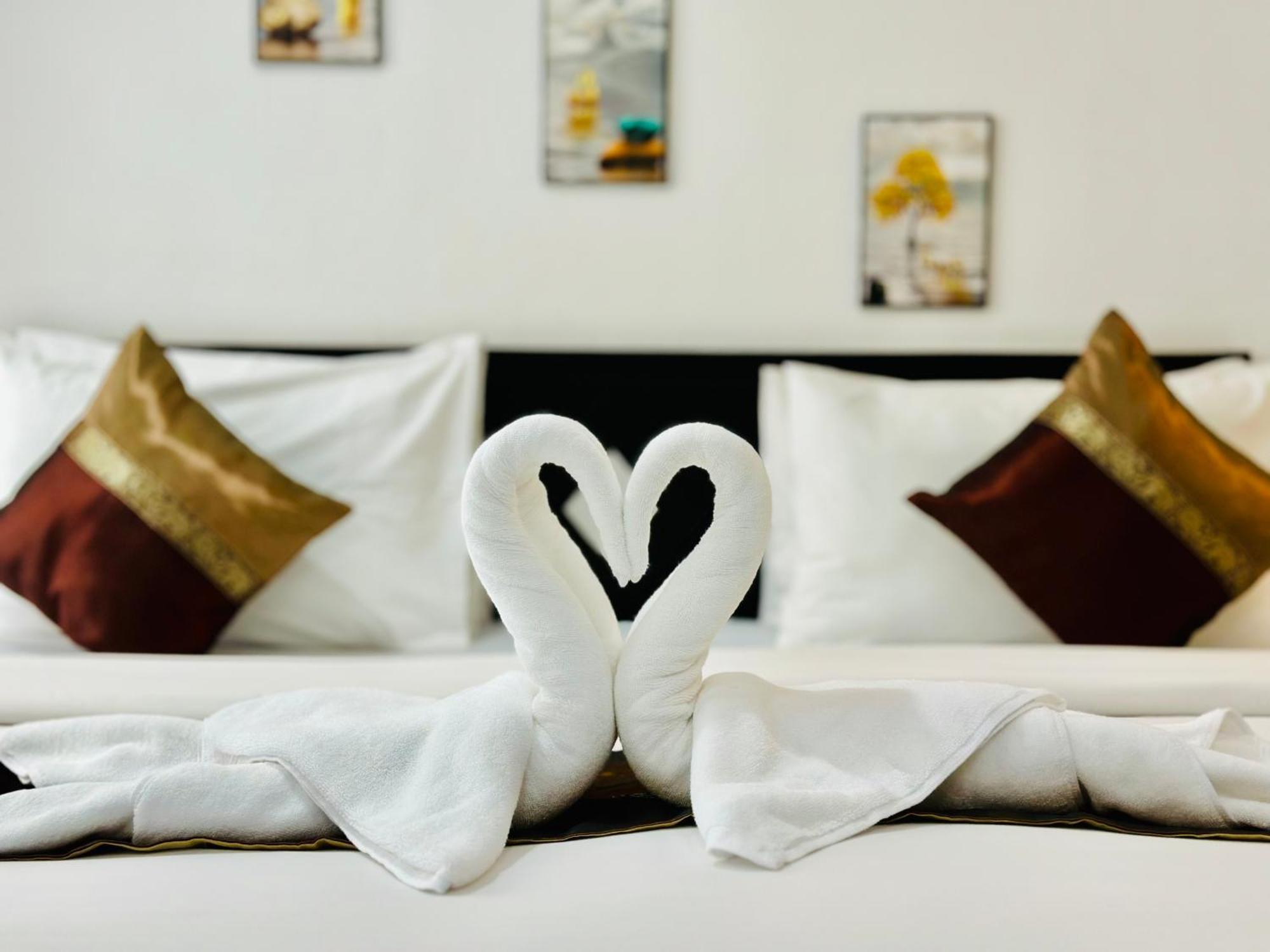 Hotel Baya Phuket Patong Exterior photo