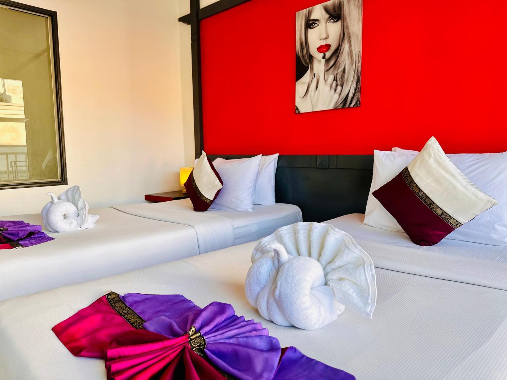 Hotel Baya Phuket Patong Exterior photo